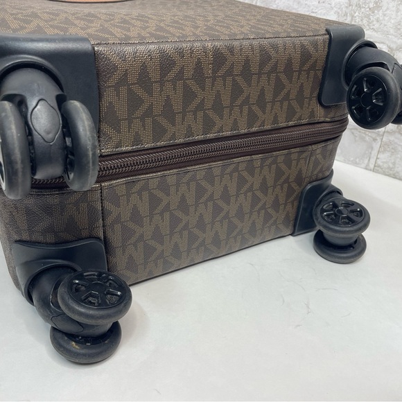 Michael Kors Carry On Monogram Luggage Travel Spinner 21” Rare HTF 4 Wheel - Picture 9 of 16